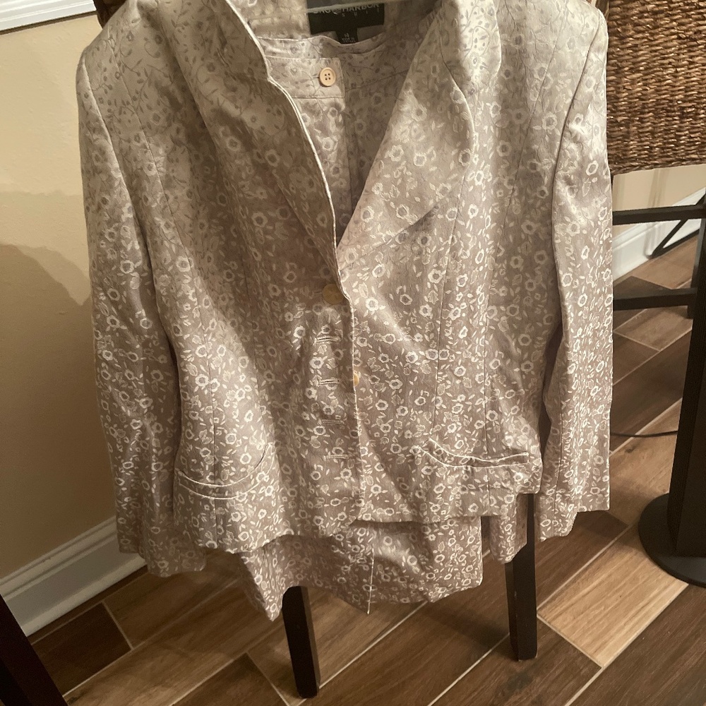Ladies dress suit